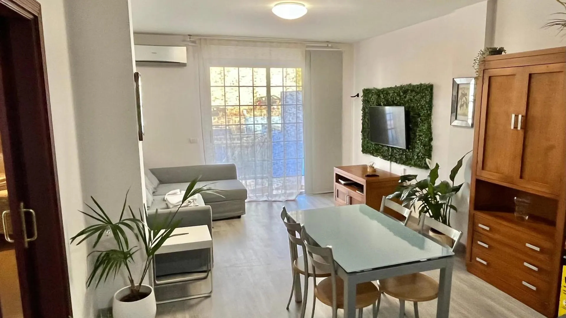 Apartamento A Pie De Playa Con Una Amplia Terraza El Puertito